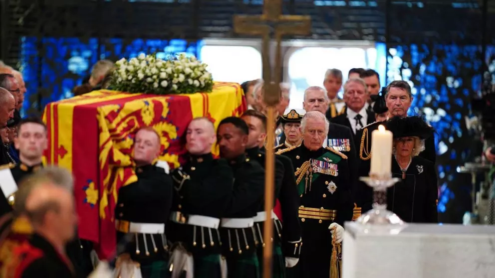 Carlos III: “Prometo reinar respetando los principios constitucionales”
