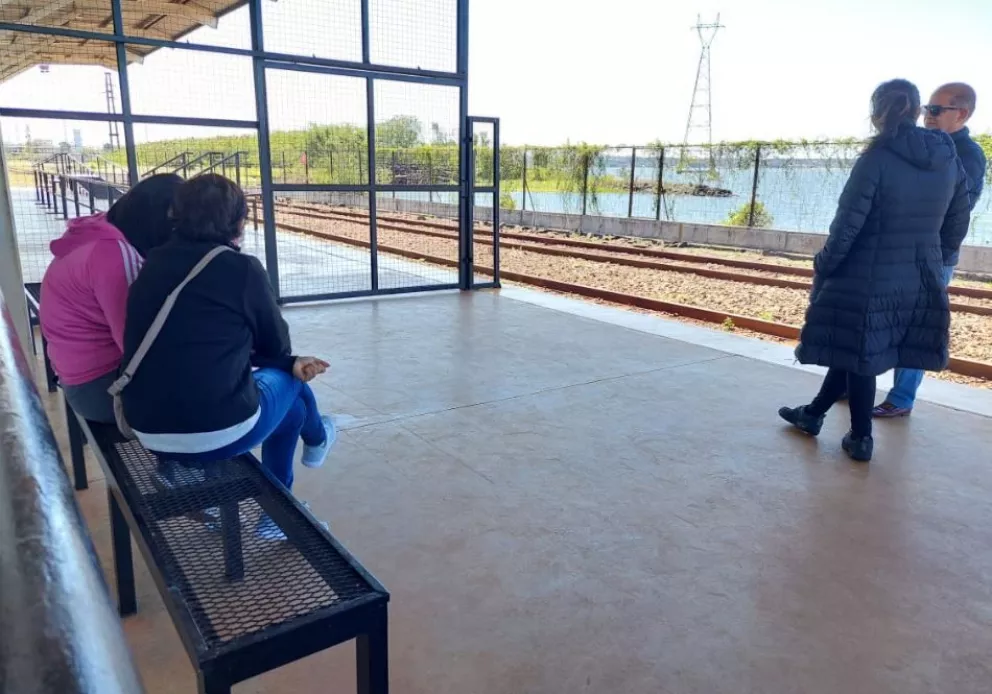 Por conflicto en la venta de pasajes en la estación de tren de Encarnación se complica el servicio internacional