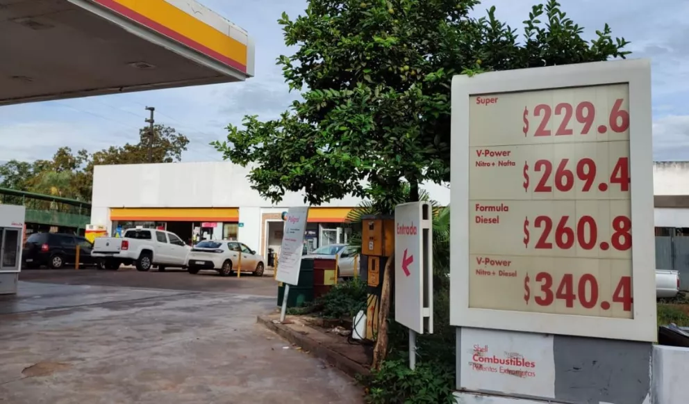 Shell aumentó el precio de sus combustibles y algunos productos superaron el porcentaje acordado