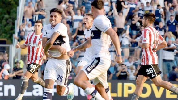 Luego de 13 años, Gimnasia festejó en el clásico platense