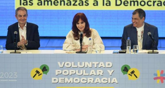 Cristina: "No me interesa si me van a meter presa, sino reconstruir un Estado democrático"
