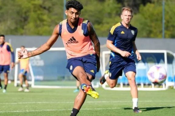 Boca se entrena con la cabeza en Olimpo e Ibarra prepara varios cambios