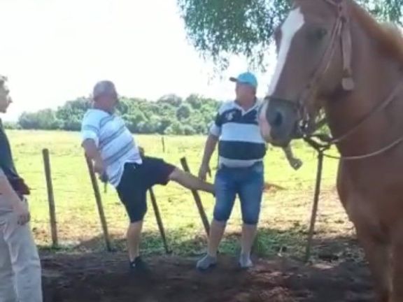 Denunció por intento de asesinato al ganadero que lo agredió y acusó de robar sus vacas