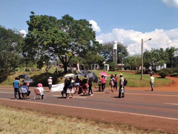 Manifestantes volvieron a cortar la ruta nacional 12 en Delicia