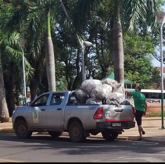 Plogging por el planeta: recogieron 250 kilos de basura de la costanera de Iguazú