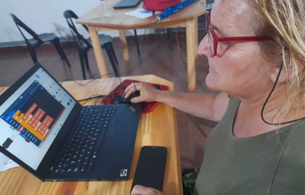 Tiene 65 años y quiere aprender a crear dispositivos inteligentes