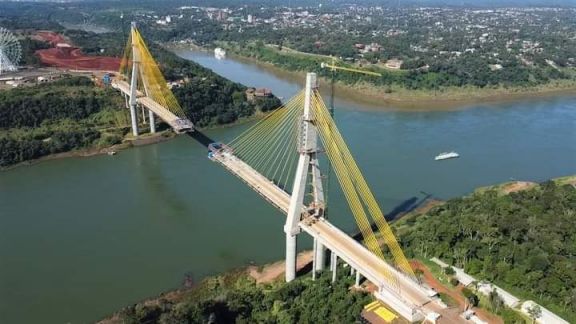 Puente de la Integración: intendentes pidieron seguir con el modelo del Centro Unificado de Frontera