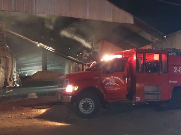 Incendio en la planta de una cooperativa yerbatera provocó millonarias pérdidas
