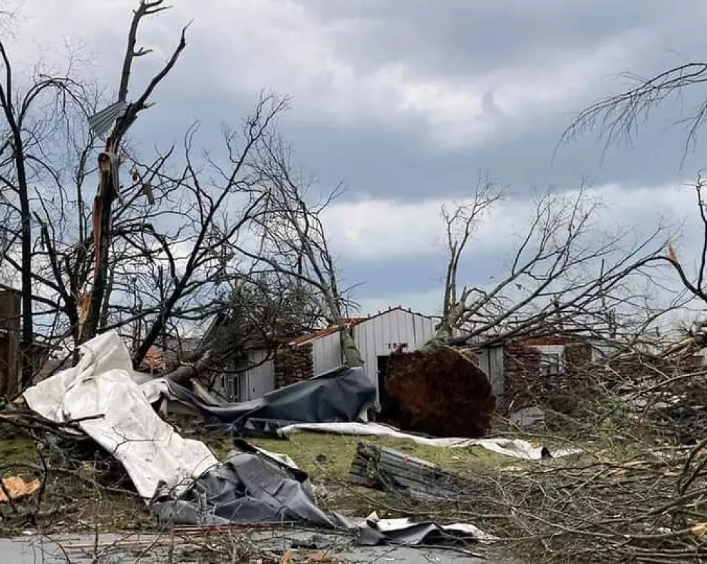 Una serie de tornados golpeó Estados Unidos: hay al menos 29 muertos y enormes destrozos