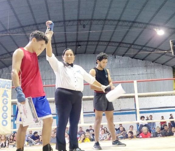 El púgil Antúnez de Iguazú se impuso en la velada boxística en el club Racing de Posadas