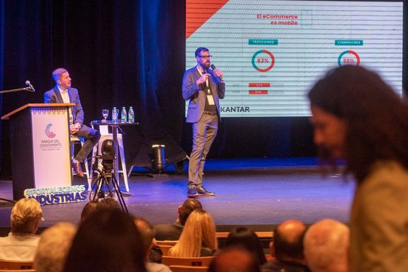 Crece el uso del celular para las compras online en el país