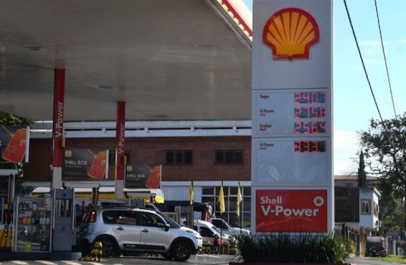 Las estaciones de servicio Shell ya aumentaron el precio de los combustibles