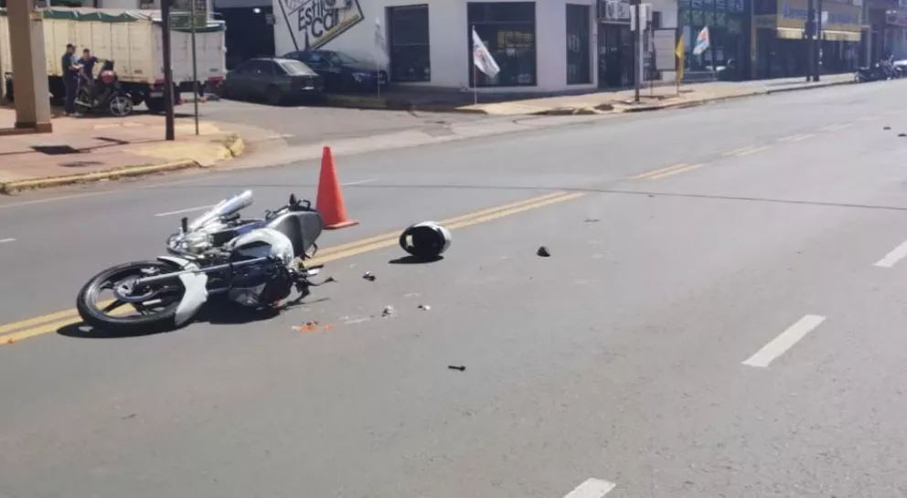 Un motociclista falleció tras impactar contra un colectivo en Posadas