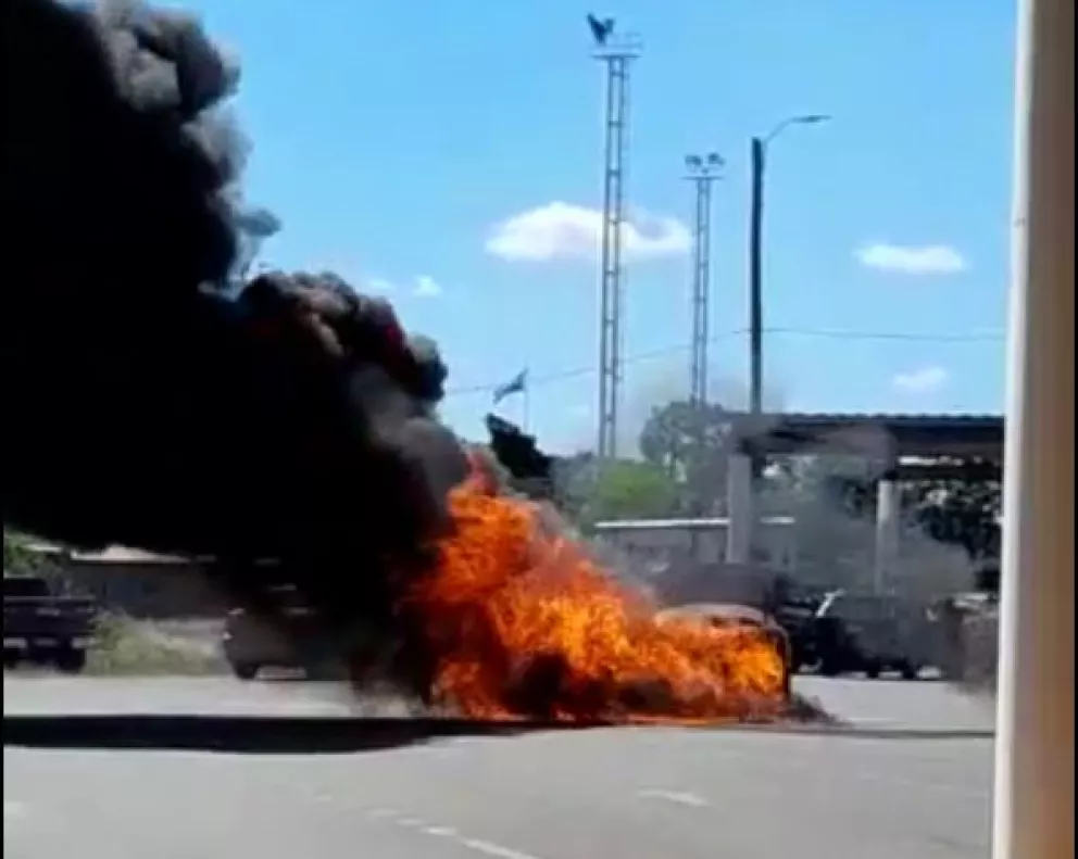 Nuevo incendio de un automóvil en la cabecera del puente Posadas-Encarnación