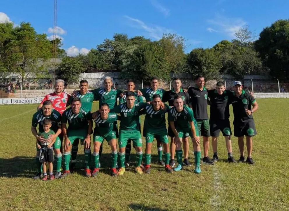 Fútbol: Timbó ganó y es líder en su grupo