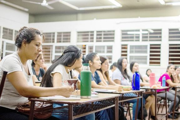 Hay más enfermeros, pero sigue demanda en Caps y hospitales