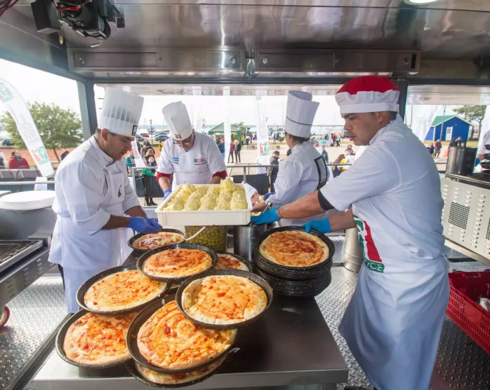 Posadas: elaborarán 5 mil pizzas a beneficios de hogares 