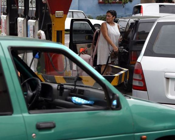 La escasez de combustible sacude a Cuba y se suspendió el tradicional desfile del 1° de mayo