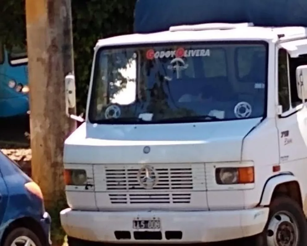 Robaron un camión del depósito de un conocido supermercado en Candelaria 