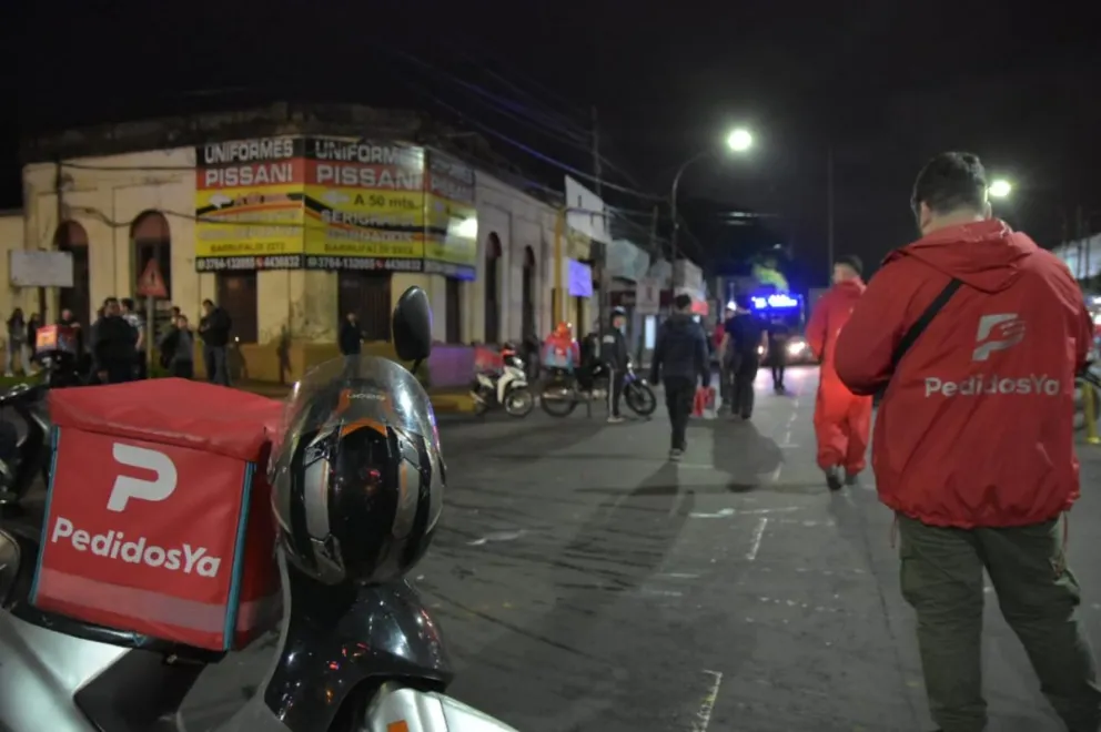 Repartidores protestan en solidaridad con el joven agredido por el reconocido empresario 