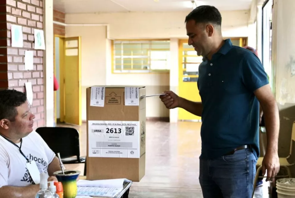 El concejal y candidato a intendente de Iguazú Javier Bareiro emitió su voto
