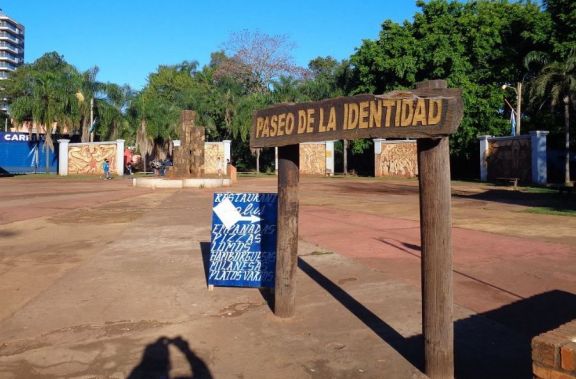 Iguazú: solicitan un informe para conocer el paradero los murales de la Plaza de la Identidad
