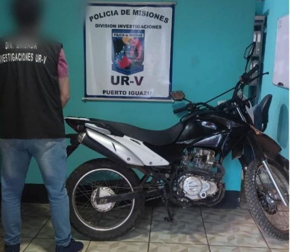 Recuperaron en Foz de Iguazú una motocicleta robada en Puerto Iguazú 