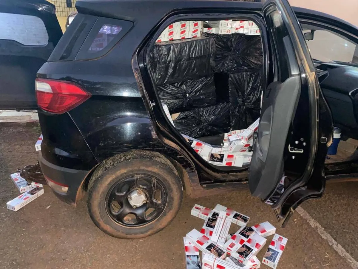 Secuestraron tres vehículos repletos de cigarrillos de contrabando en Puerto Iguazú 