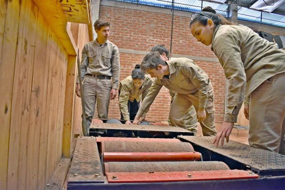 Ante la necesidad local, montan un taller de VTV escolar en San Pedro