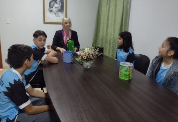 Alumnos de la Escuela 214 en Santo Pipó presentaron un pedido para que el municipio cuente con un veterinario