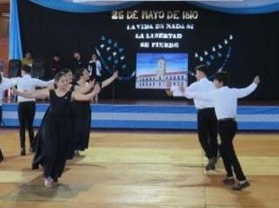 Wanda y Campo Grande conmemoraron la gesta patriótica de 1810