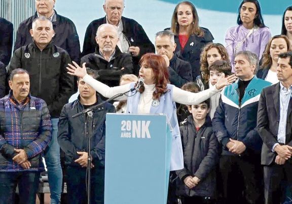 CFK apuntó contra el FMI, Macri y la corte, pero no avanzó sobre candidaturas