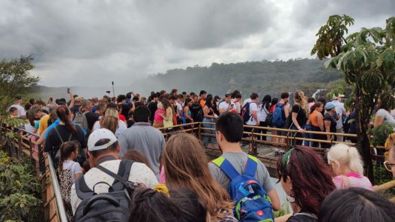 Más de 10 mil turistas disfrutaron de las Cataratas este viernes