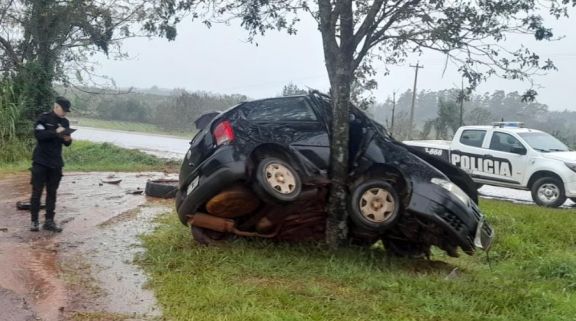 Tres heridos tras el despiste de un automóvil sobre ruta 14 en Guaraní