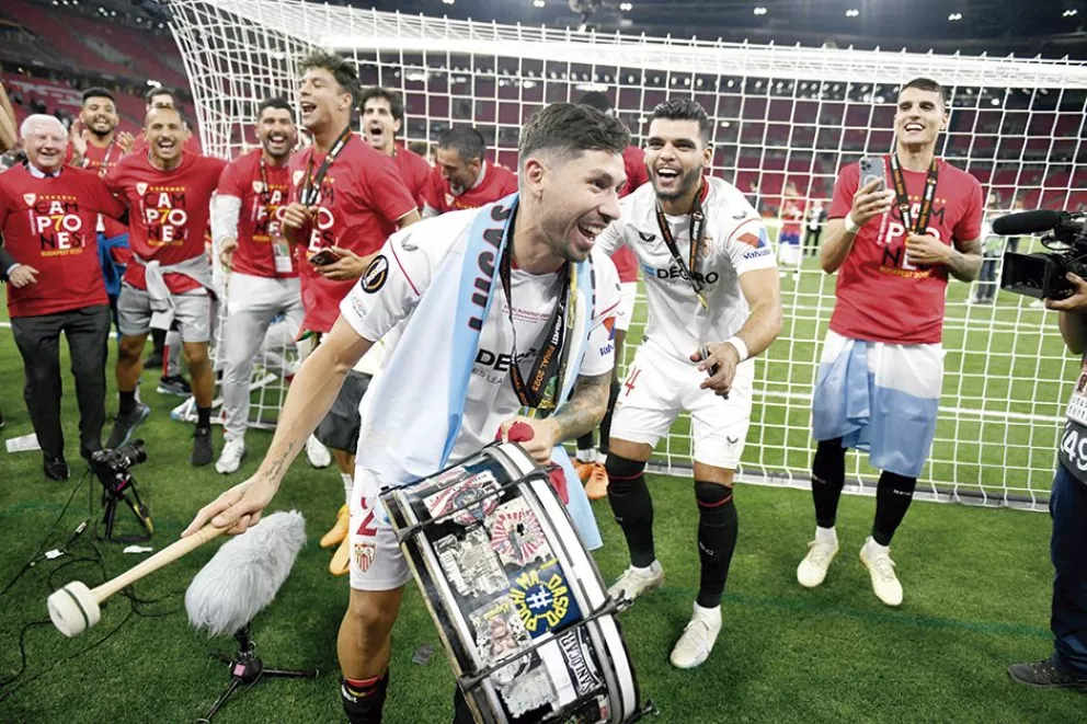 Montiel una vez más: pateó el último penal y Sevilla fue campeón