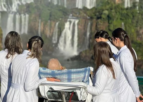 Foz do Iguazú: cumplieron el sueño a un paciente con cáncer terminal de ver las Cataratas del Iguazú