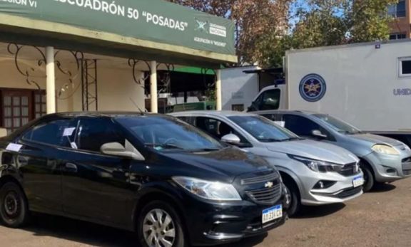 Múltiples allanamientos y tres detenidos por venta de drogas