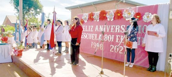 La Escuela 801 de Jardín América festejó sus 25 años 