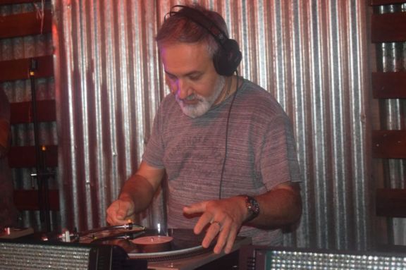 La feria de vinilos, el éxito de siempre en una feria jardinense