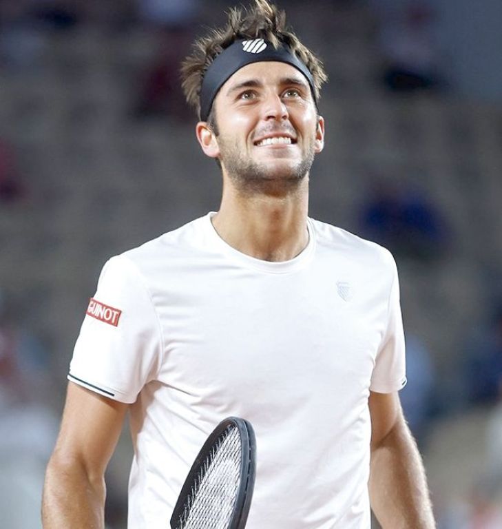 Etcheverry histórico: se metió en los cuartos de Roland Garros