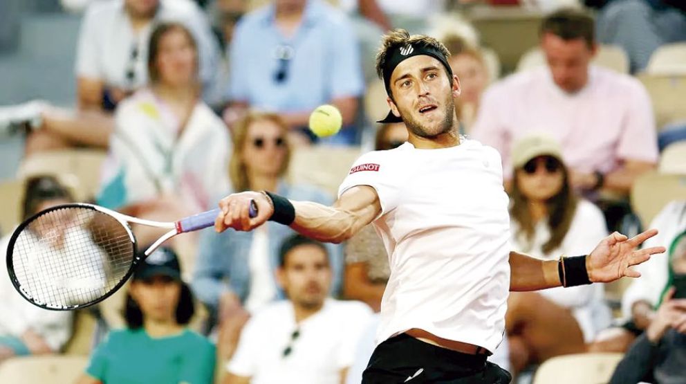 Roland Garros: Etcheverry va por otra heroica ante Zverev