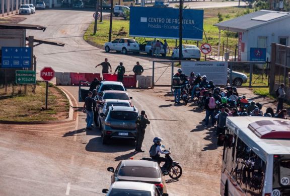 Interrupciones en el tránsito sobre el puente internacional San Roque González del lado paraguayo
