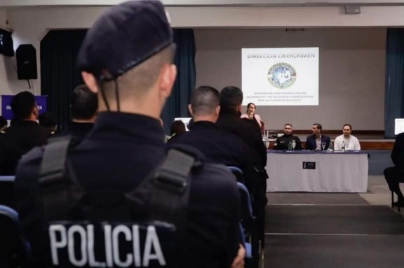 La Policía de Misiones se perfecciona para prevenir y abordar delitos informáticos