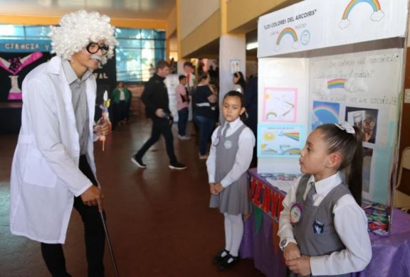 Cientos de niños exponen sus trabajos en las instancias zonales de la Feria de Ciencias