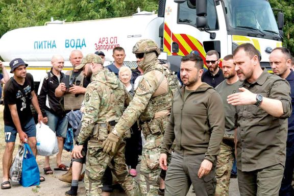 Zelenski visitó zonas inundadas  de Ucrania