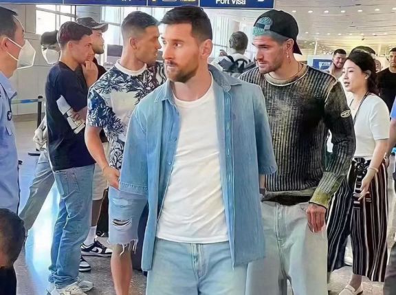 Lionel Messi llegó a China para jugar con la Selección y tuvo un problema con el pasaporte