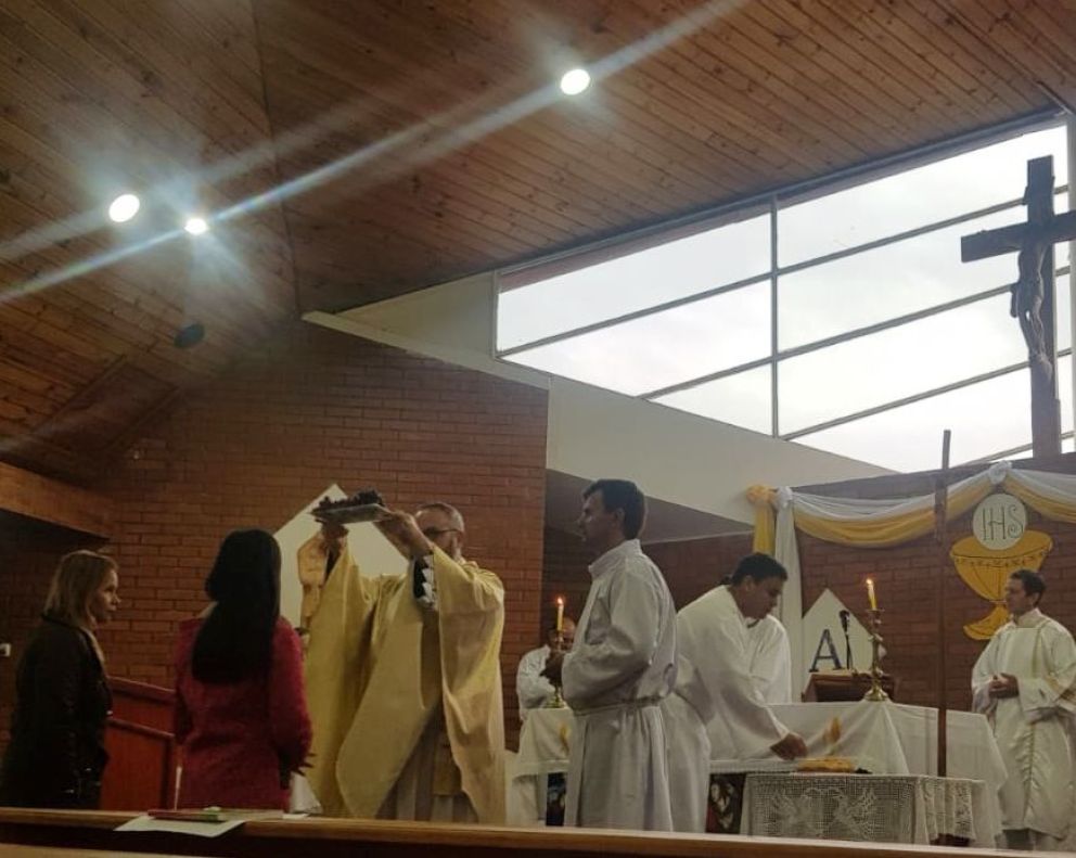 Multitudinaria celebración de Corpus Christi en Puerto Iguazú Multitudinaria celebración de Corpus Christi en Puerto Iguazú