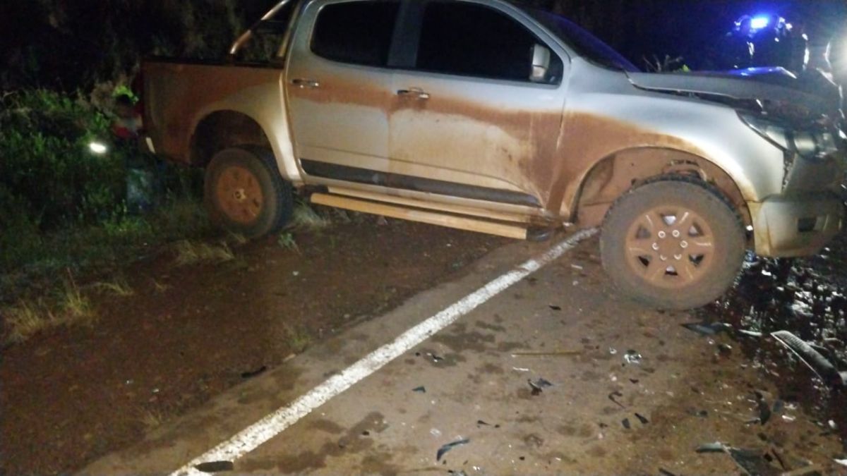 Colisión frontal sobre ruta provincial 13 dejó tres heridos Colisión frontal sobre ruta provincial 13 dejó tres heridos