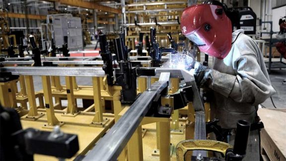 La actividad industrial subió 2,5% en el primer cuatrimestre 