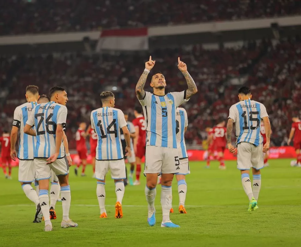Argentina venció 2-0 a Indonesia en el cierre de su gira por Asia